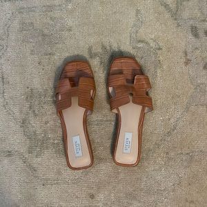 Steve Madden slides like new